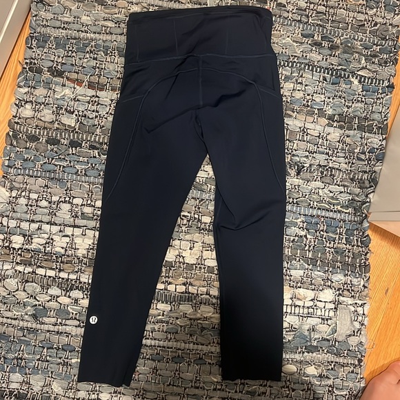 Lululemon fast and free reflective Capri legging - Picture 3 of 4